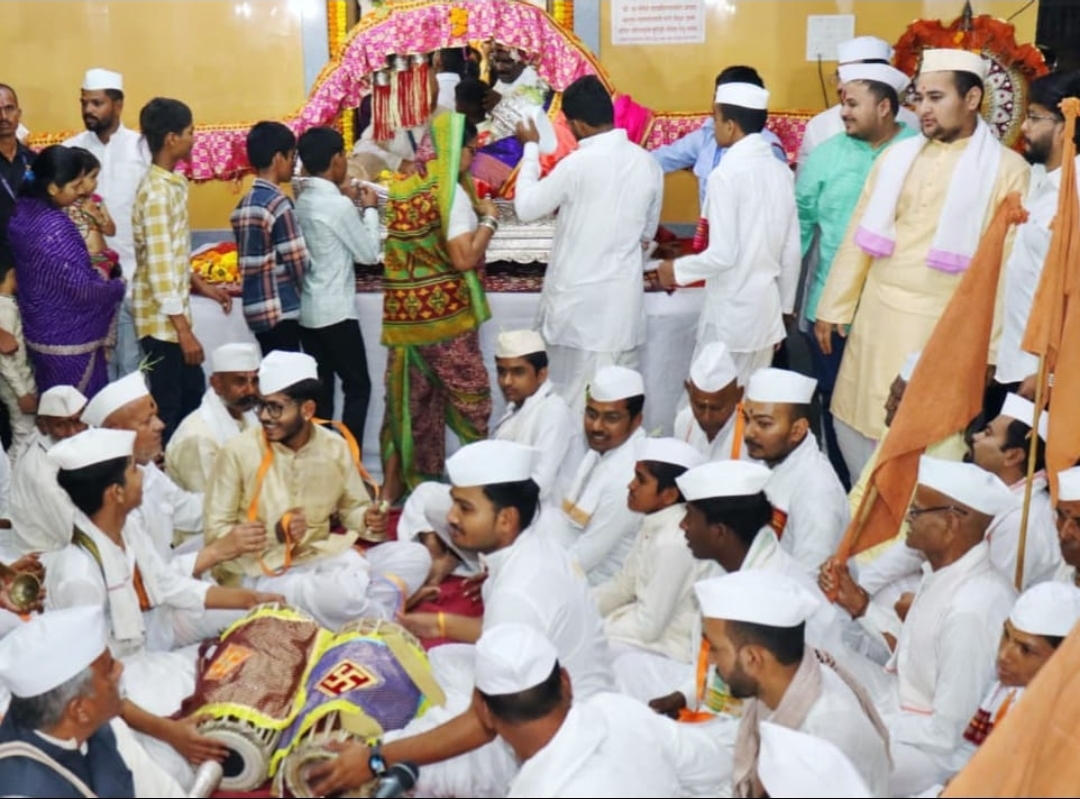 आळंदीत माऊलींसह विविध पालख्यांचे हरिनाम गजरात सीमोल्लंघन