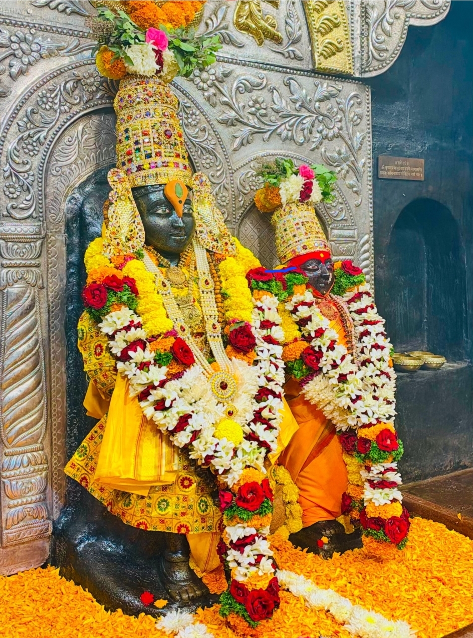 देहू संत तुकाराम महाराज संस्थान च्या वतीने नित्य महापूजा संपन्न