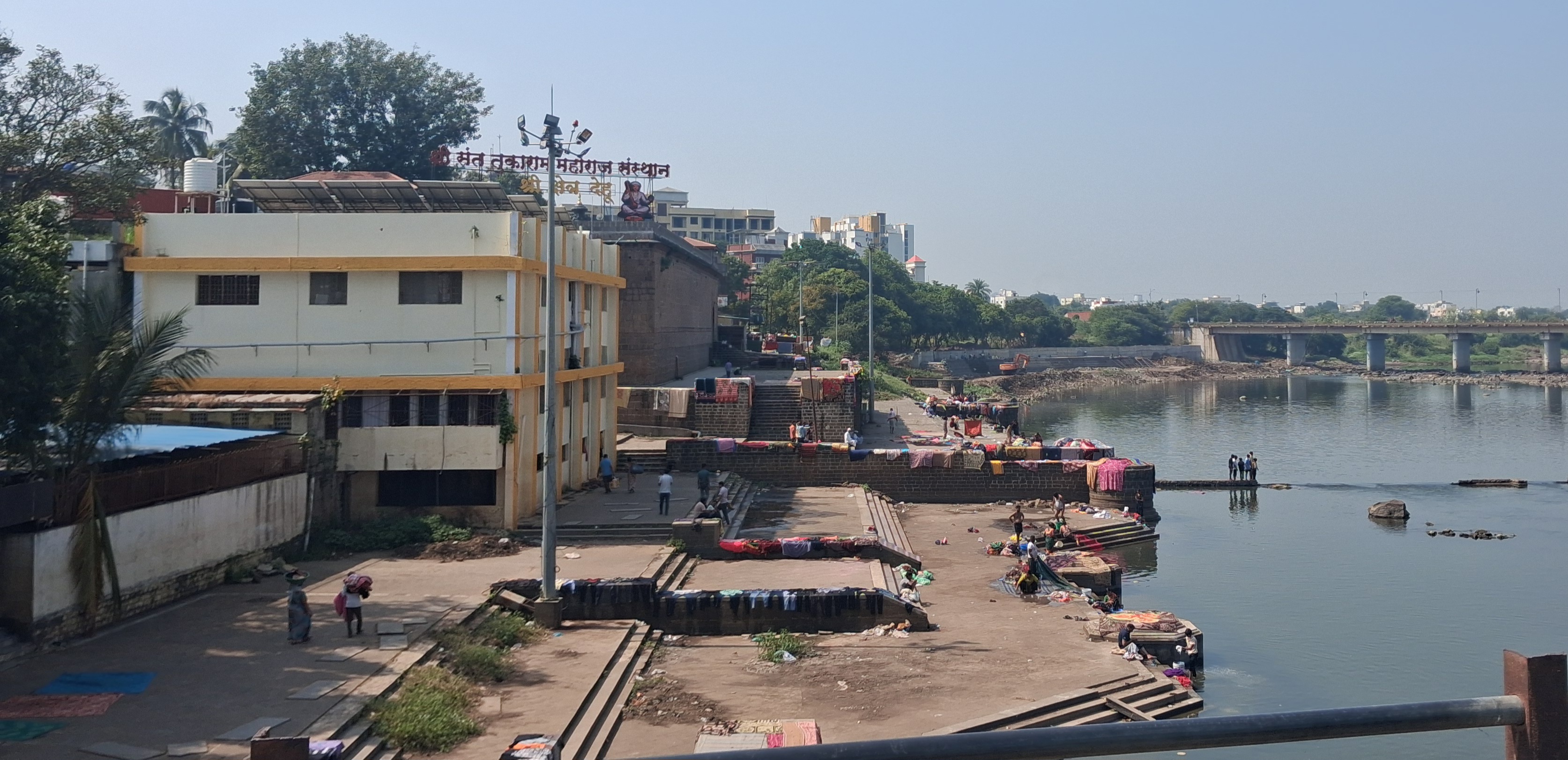 देहू इंद्रायणी घाटावर गोधडी धुण्याच्या बंदीला नागरिकांची केराची टोपली