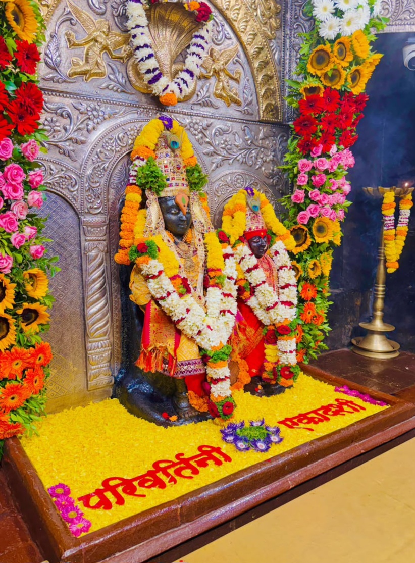 देहू संत तुकाराम महाराज संस्थान च्या वतीने नित्य महापूजा संपन्न