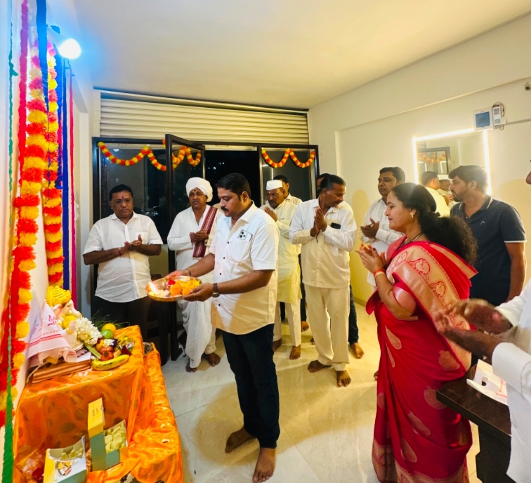 देहूच्या विकासासाठी कटिबद्ध- नगराध्यक्षा स्मिता चव्हाण, देहू संतवाणी कार्यालयात आरतीचे आयोजन