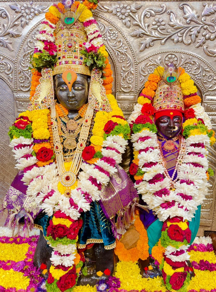 देहू संत तुकाराम महाराज संस्थान च्या वतीने नित्य महापूजा संपन्न