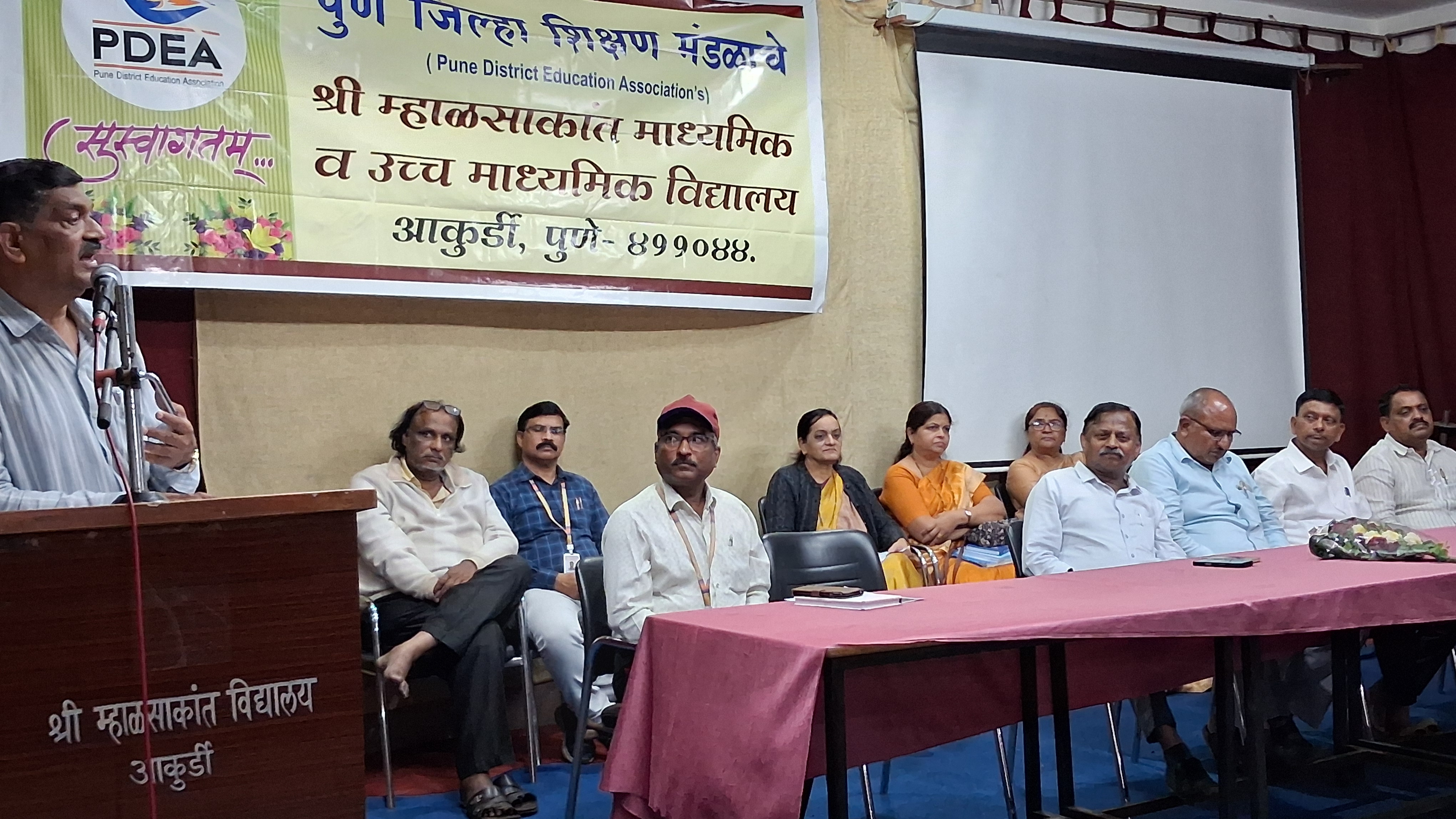 शिक्षकांनी मांडल्या व्यथा .लवकरच समस्या सोडविणार-आमदार जयंत आसगावकर
