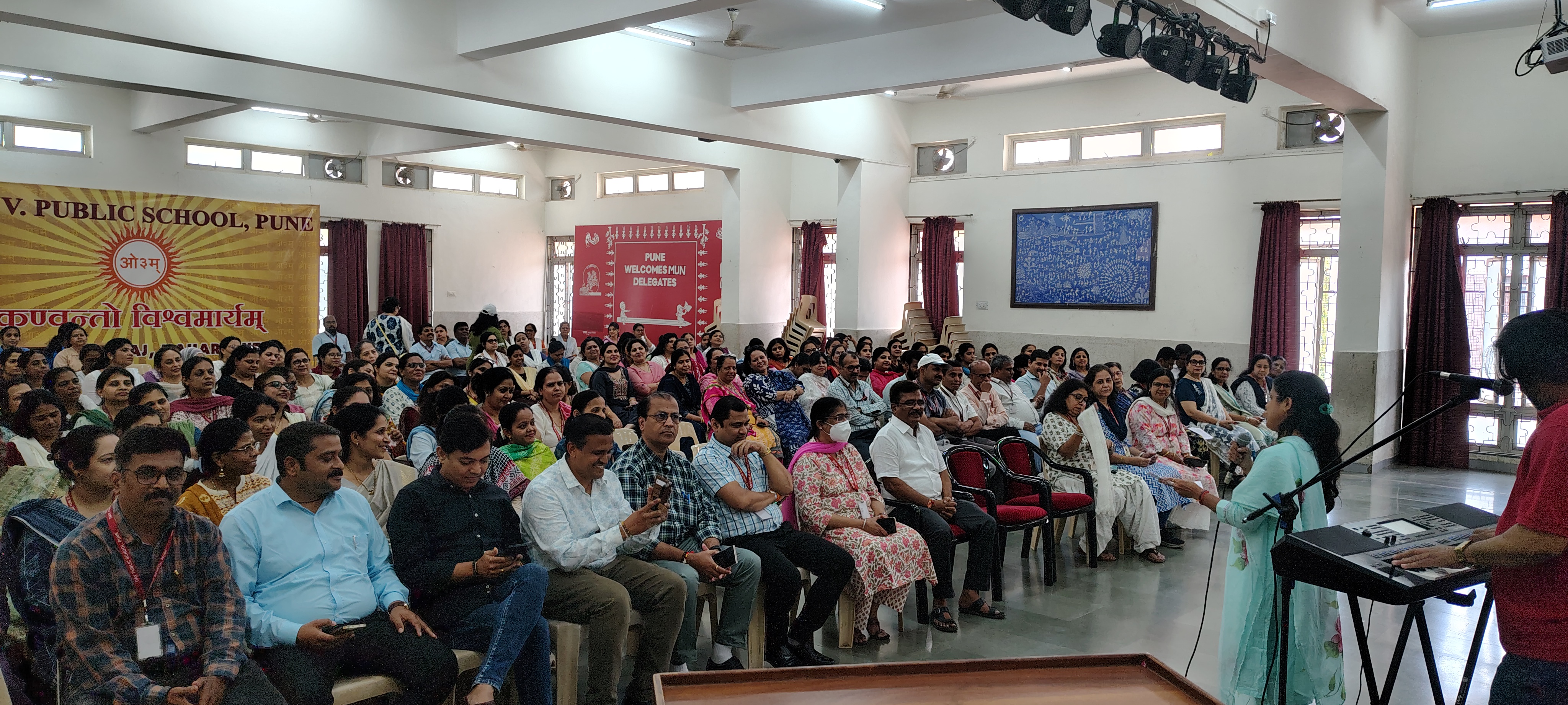 औंध येथील डी. ए. व्ही. पब्लिक स्कूल मधील सुधीर वाळेकर यांचा सेवा निवृत्त समारंभ उत्साहात संपन्न.