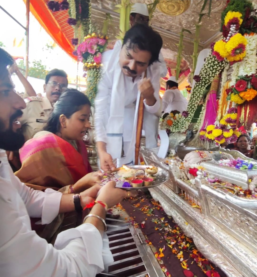 देहूत संत तुकाराम महाराज पालखी सोहळा परतला ग्रामस्थांकडून स्वागत