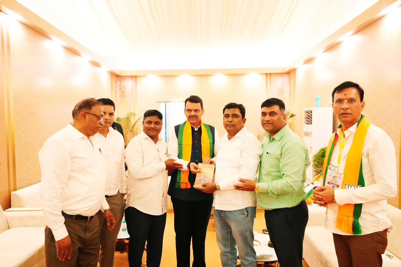 मिल्ट्री  इंजीनियरिंग सर्व्हिसेस एम्प्लॉईज को-ऑपरेटिव्ह क्रेडिट सोसायटीची   मुख्यमंत्री सहायता निधीसाठी ३ लाखांची मदत