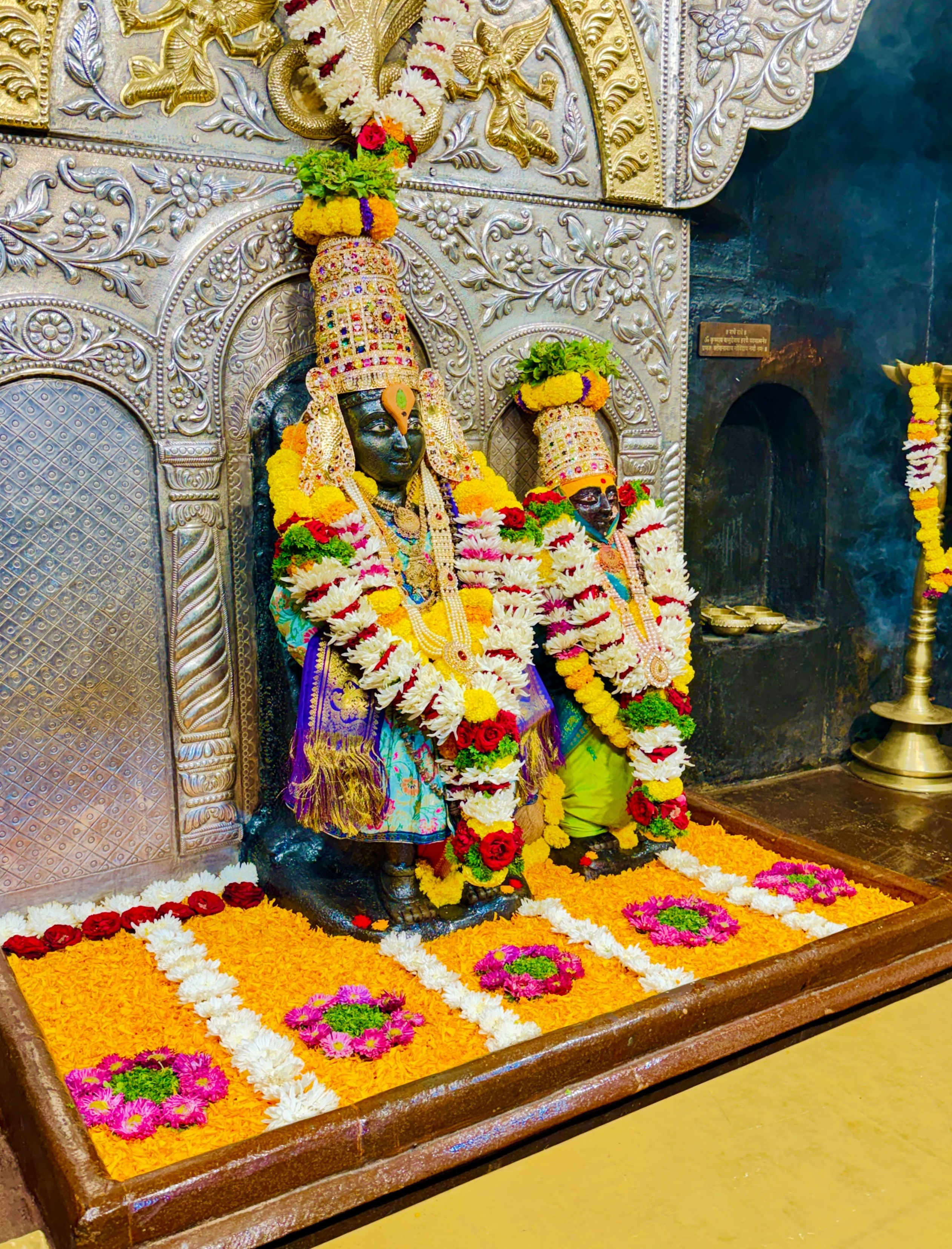 देहू संत तुकाराम महाराज संस्थान च्या वतीने नित्य महापूजा संपन्न