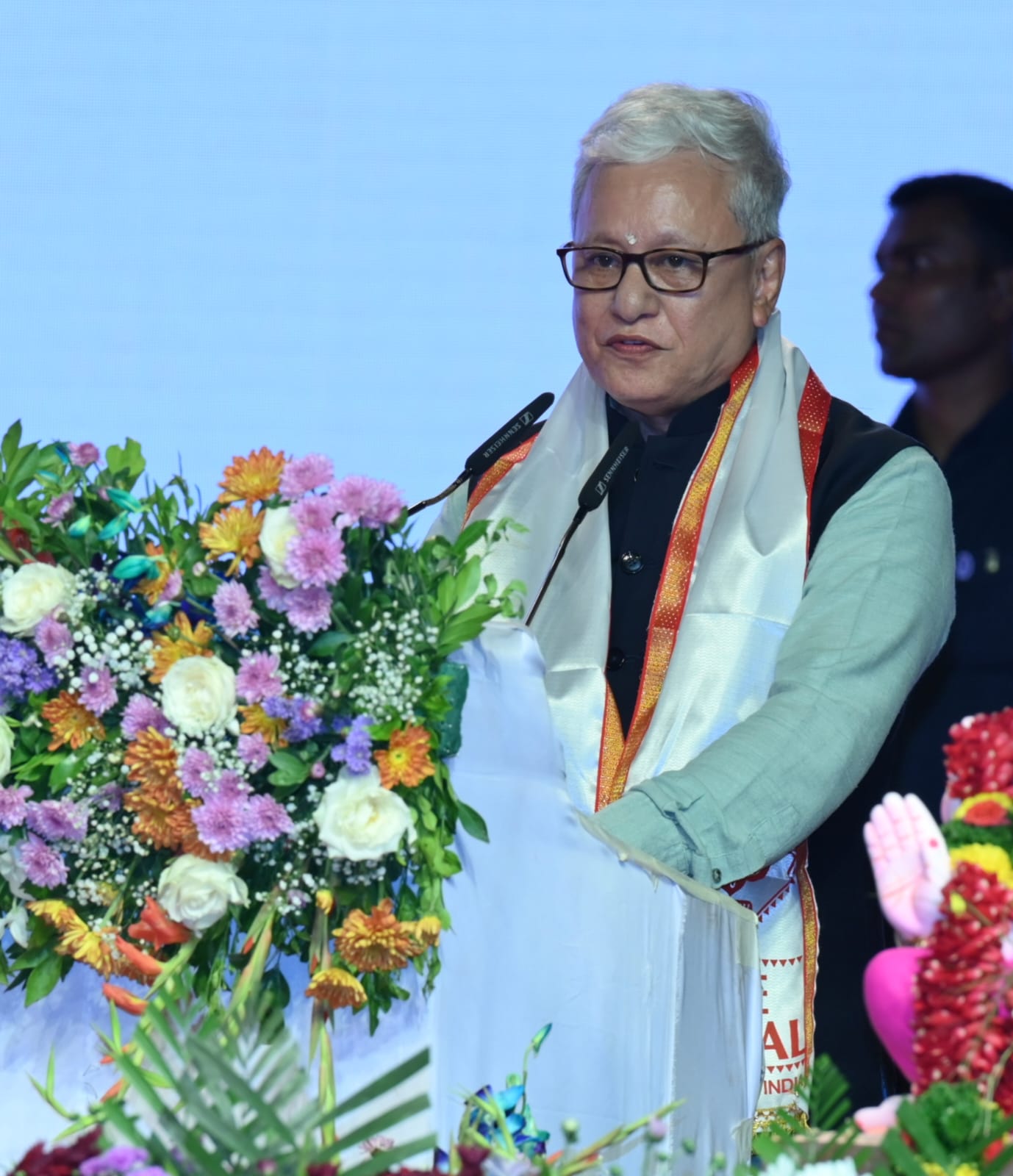 परंपरा आणि आधुनिकतेचा समन्वय साधत सांस्कृतिक वारसा जपावा   – उपराष्ट्रपती सी. पी. राधाकृष्णन