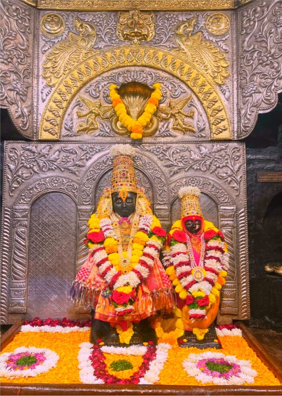 देहू संत तुकाराम महाराज संस्थान च्या वतीने नित्य महापूजा संपन्न