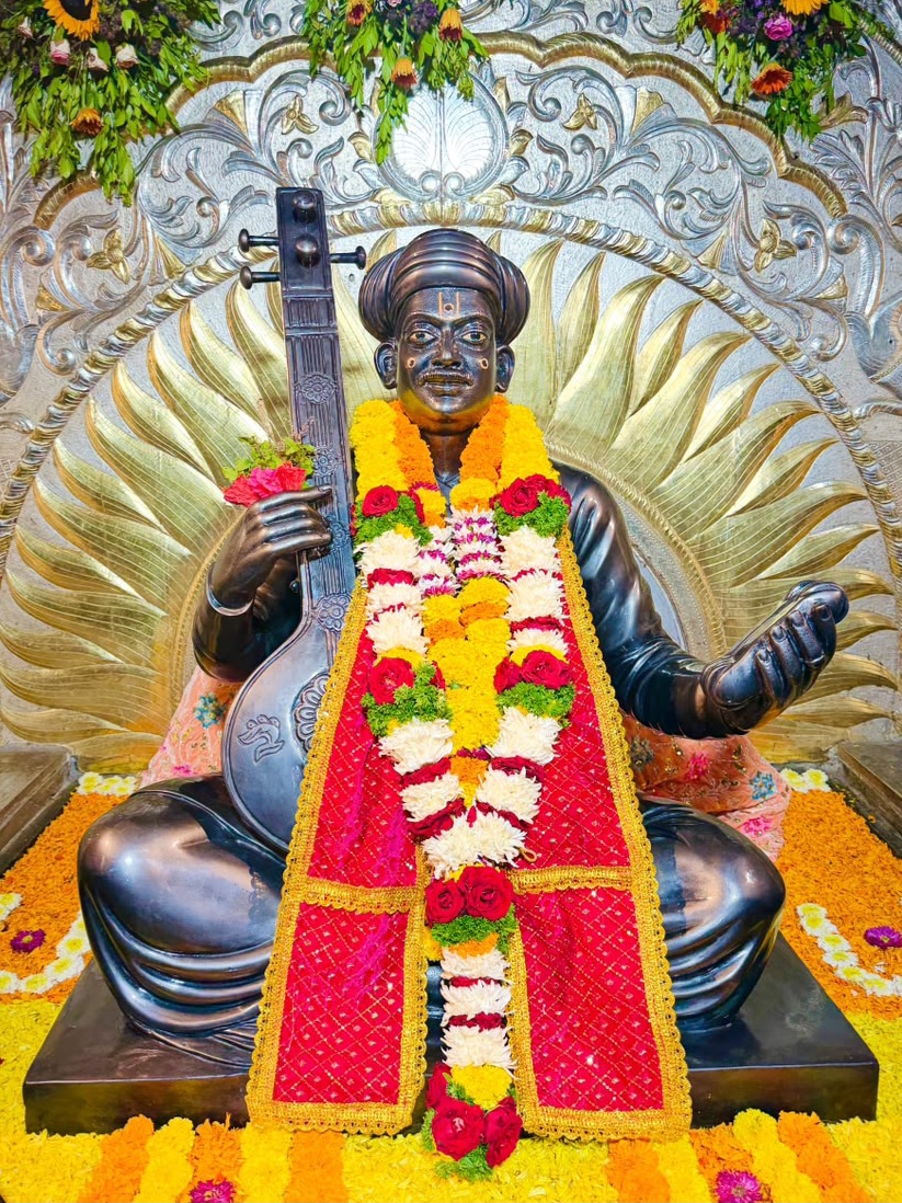 देहू संत तुकाराम महाराज संस्थान च्या वतीने नित्य महापूजा संपन्न