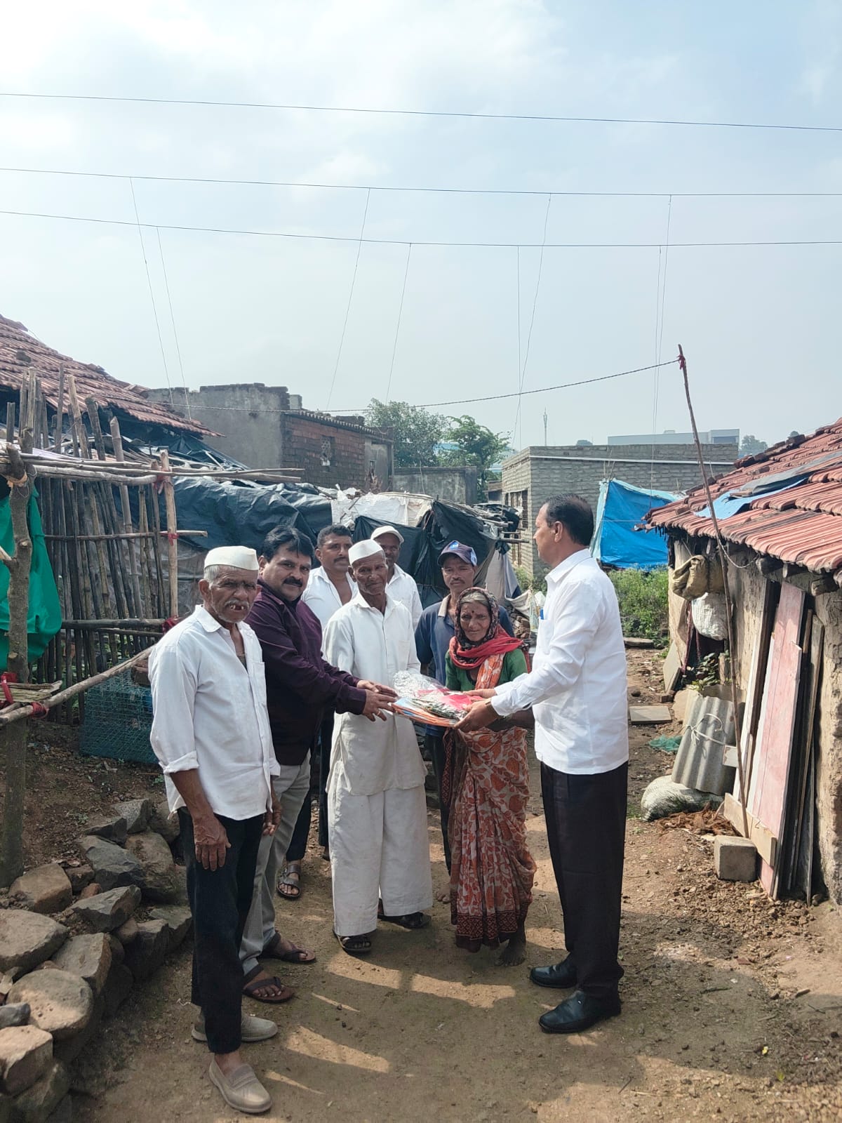 वाढदिवस दिनी माणुसकी आणि कृतज्ञतेतून उपकाराची उतराई