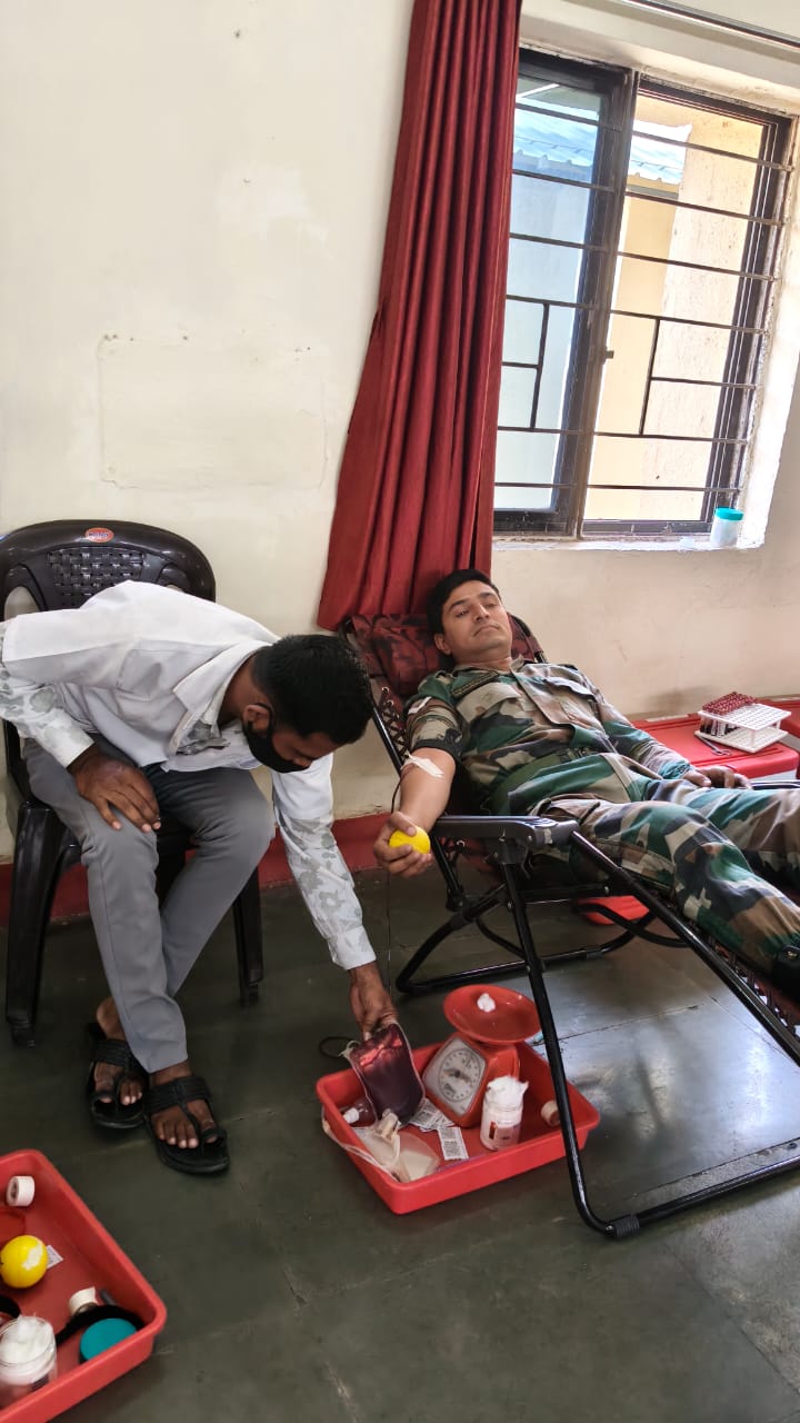 केंद्रीय आयुध भंडार देहूरोड येथे भव्य रक्तदान शिबिर उत्साहात संपन्न