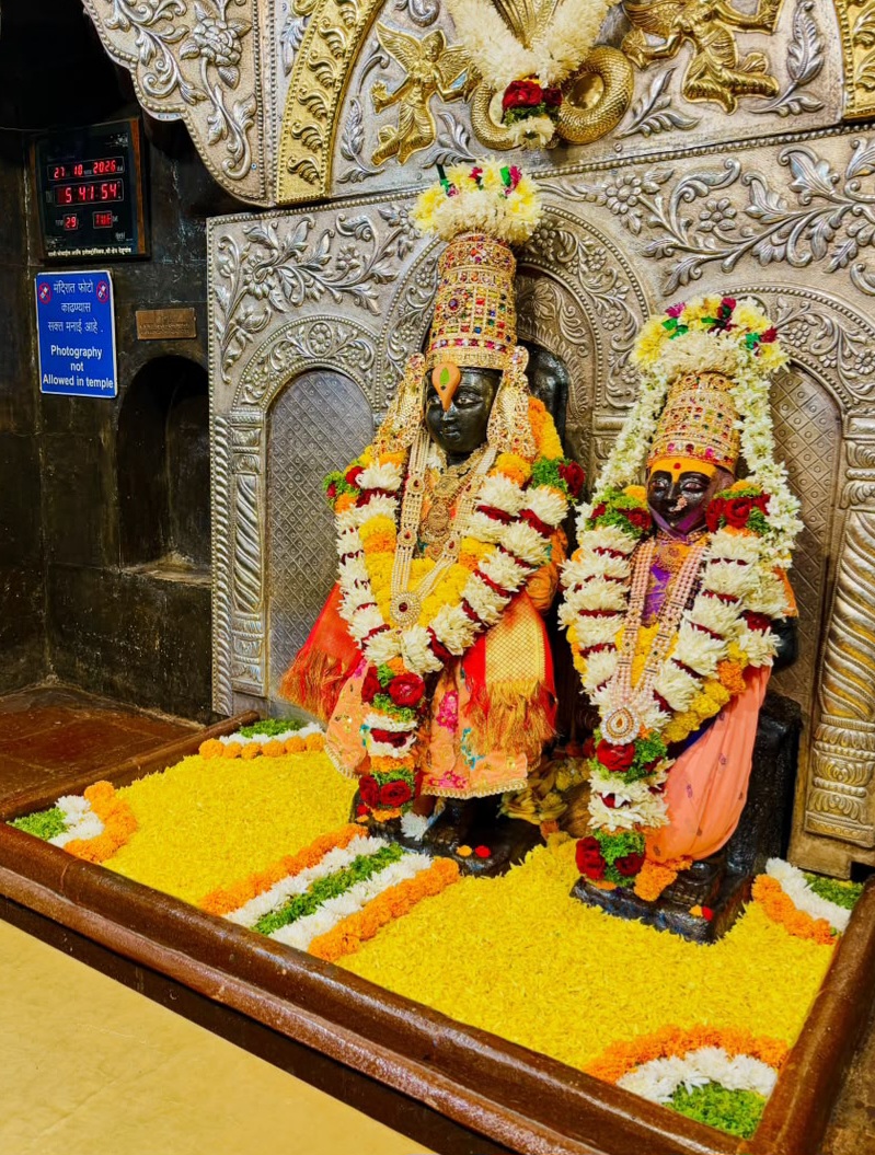 देहू संत तुकाराम महाराज संस्थान च्या वतीने नित्य महापूजा संपन्न