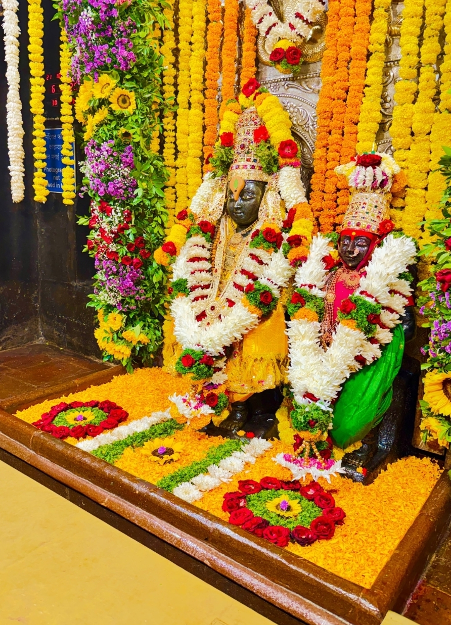 देहू संत तुकाराम महाराज संस्थान च्या वतीने नित्य महापूजा संपन्न