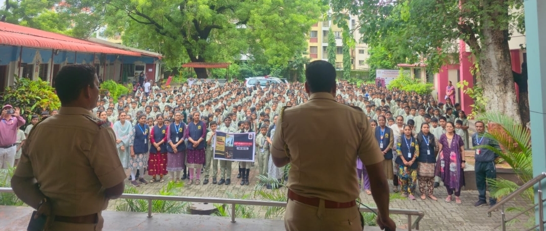 विकासनगरमधील विझ्डम शाळेत ड्रग्स व त्याचे दुष्परिणाम याविषयी मार्गदर्शन