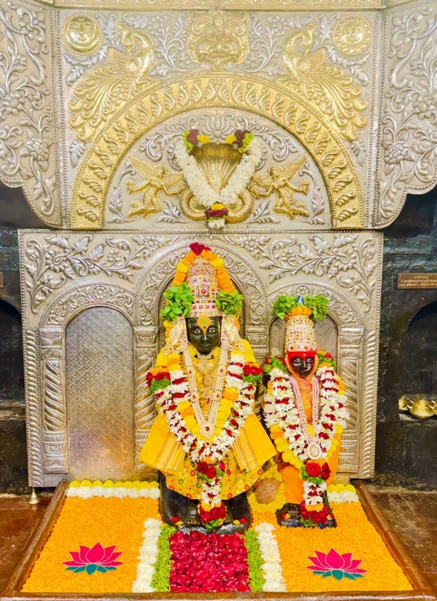 देहू संत तुकाराम महाराज संस्थान च्या वतीने नित्य महापूजा संपन्न