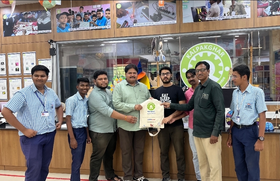 बाबुरावजी घोलप विद्यालयातील विद्यार्थ्यांनी सायन्स पार्कच्या भेटीतून  घेतले विज्ञानाचे धडे