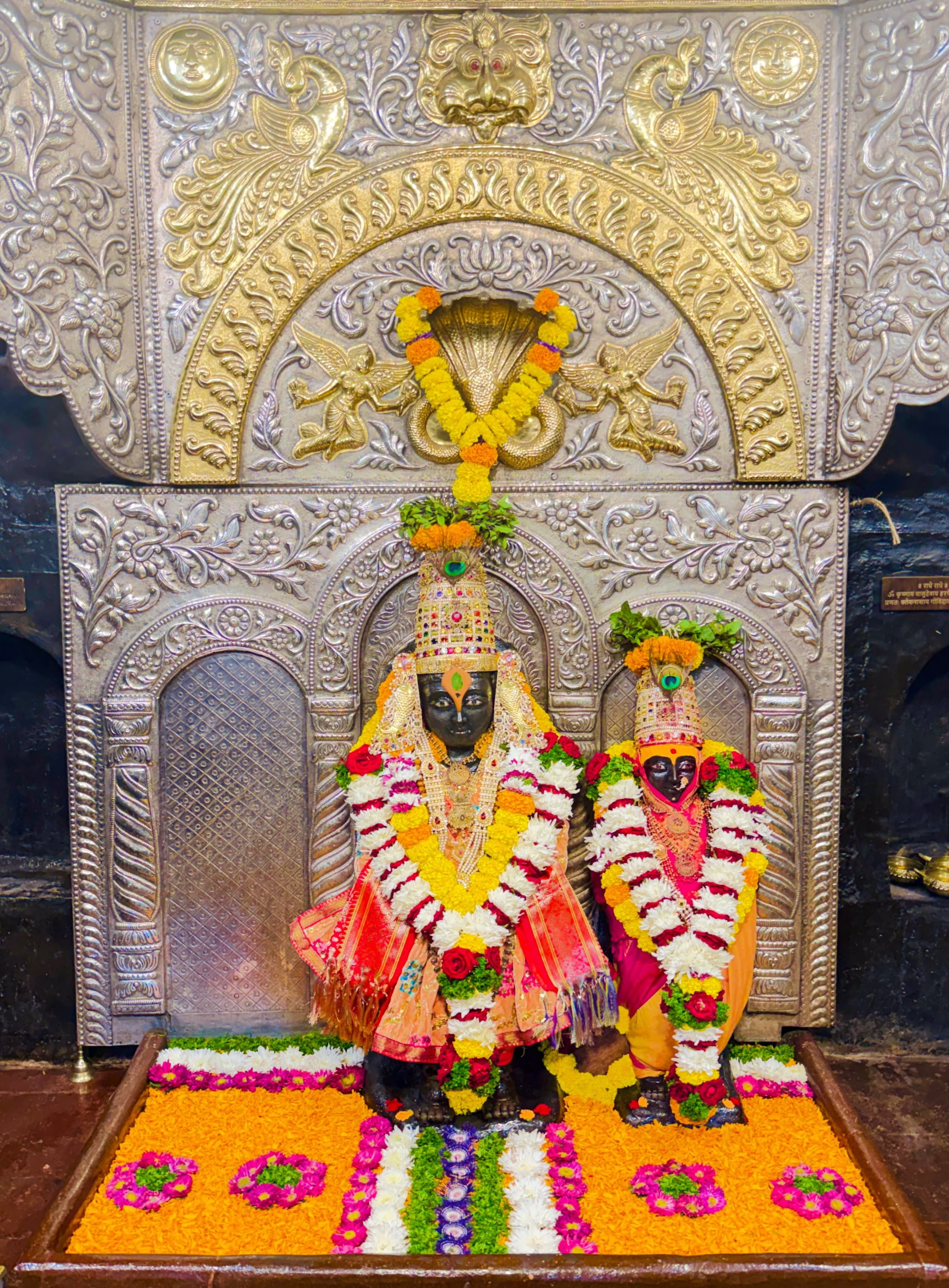 देहू संत तुकाराम महाराज संस्थान च्या वतीने नित्य महापूजा संपन्न