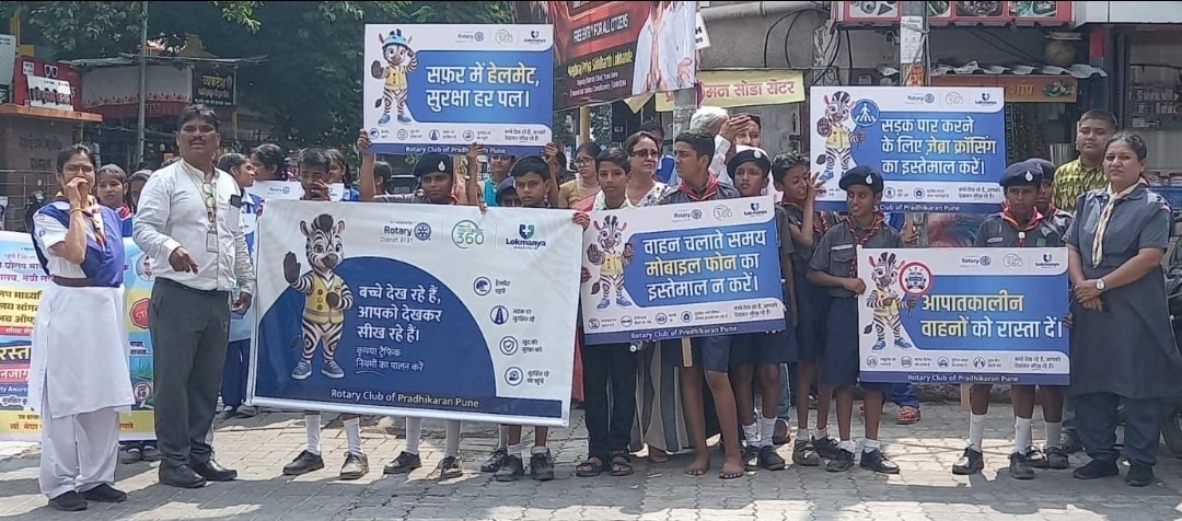 बाबुरावजी घोलप विद्यालय  विद्यार्थ्यांनी दिले वाहतूक नियम पालनाचे संदेश