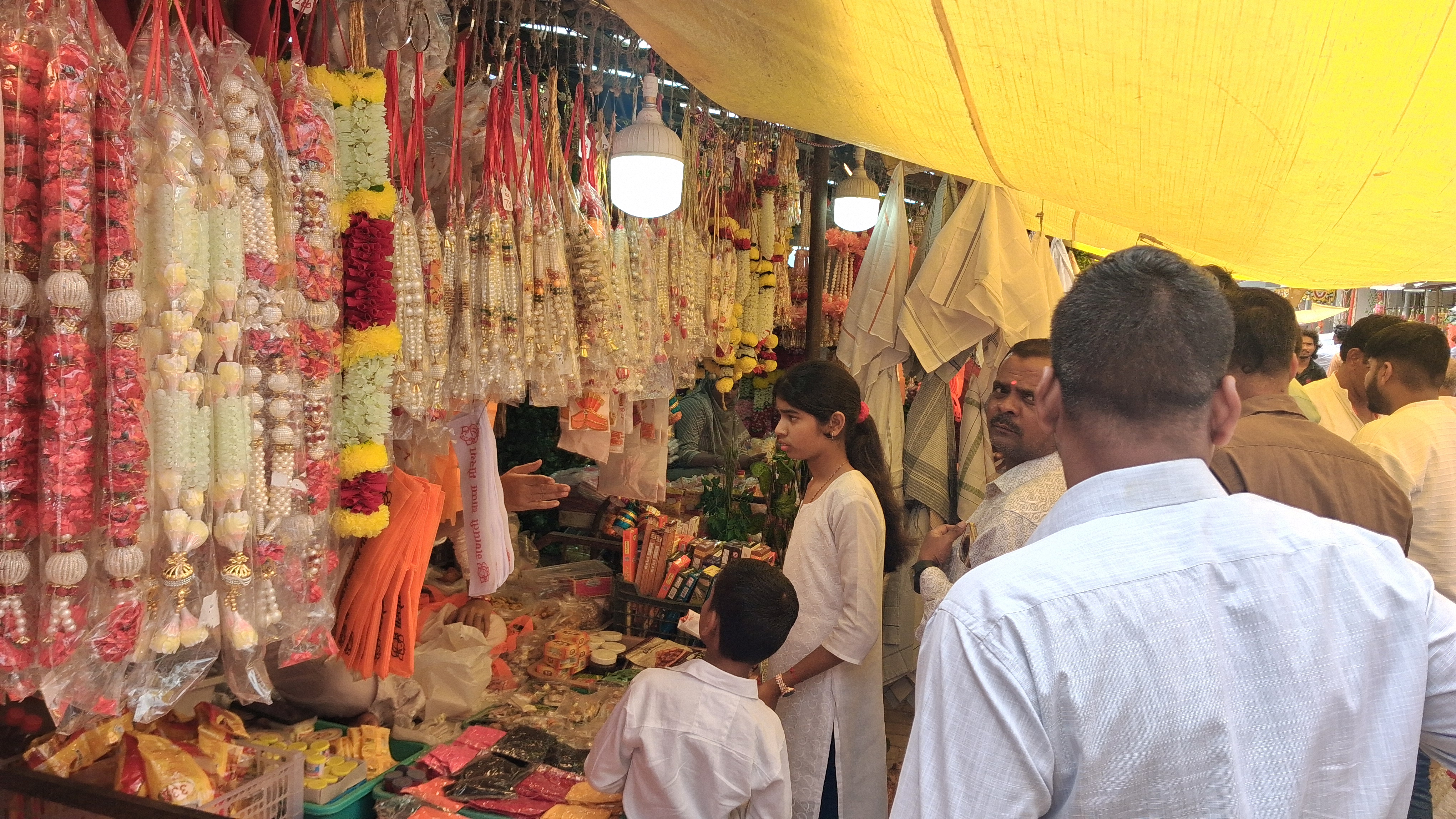 देहू- देहूरोड परिसरात गणरायाचे उत्साहात स्वागत