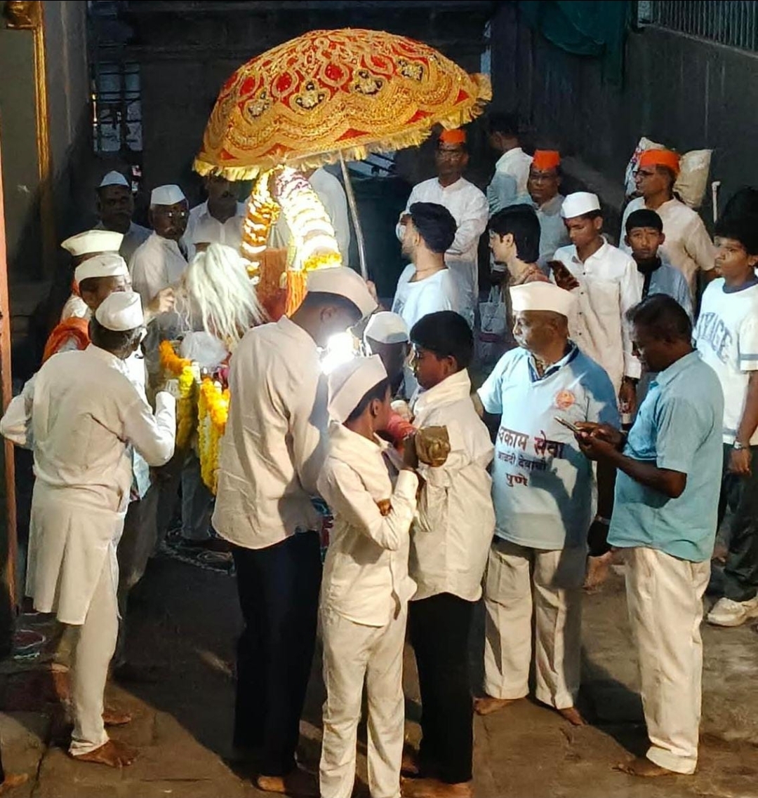 आळंदीत माऊलींसह विविध पालख्यांचे हरिनाम गजरात सीमोल्लंघन