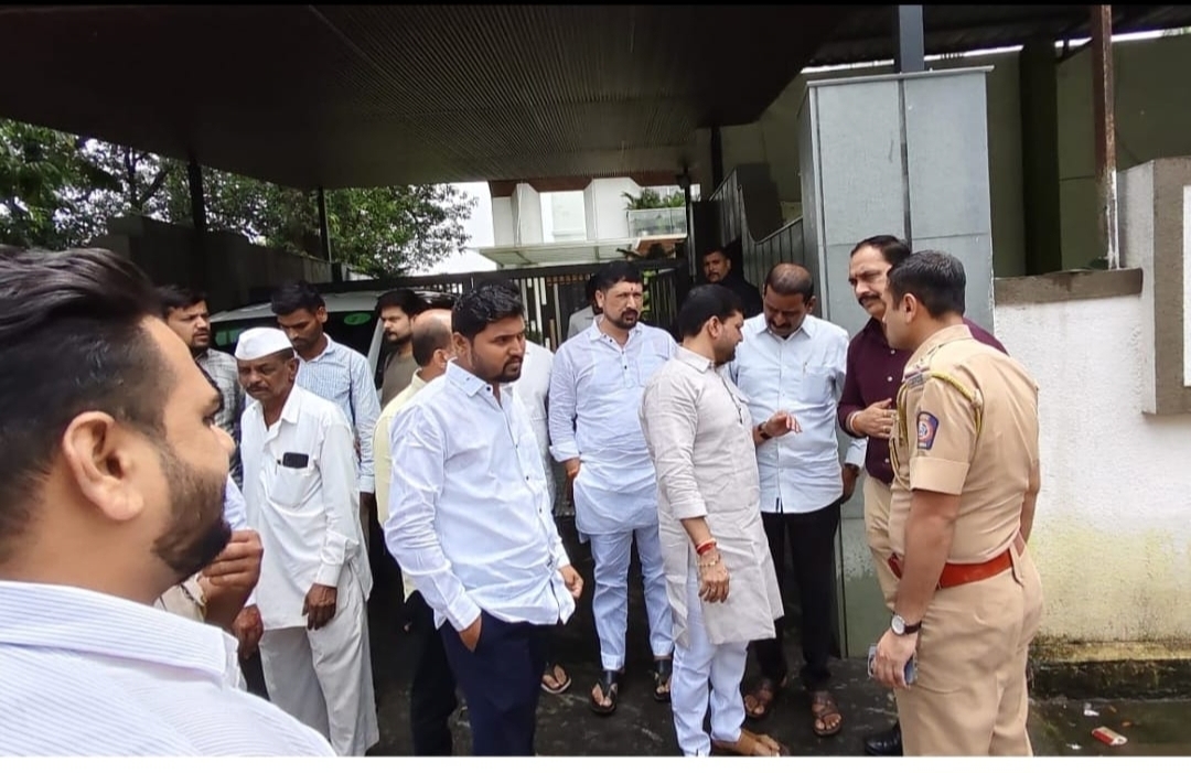 देहूरोड कॅन्टोन्मेंट बोर्डाच्या हद्दीतील रखडलेल्या विविध कामासंदर्भात लवकरच बैठक