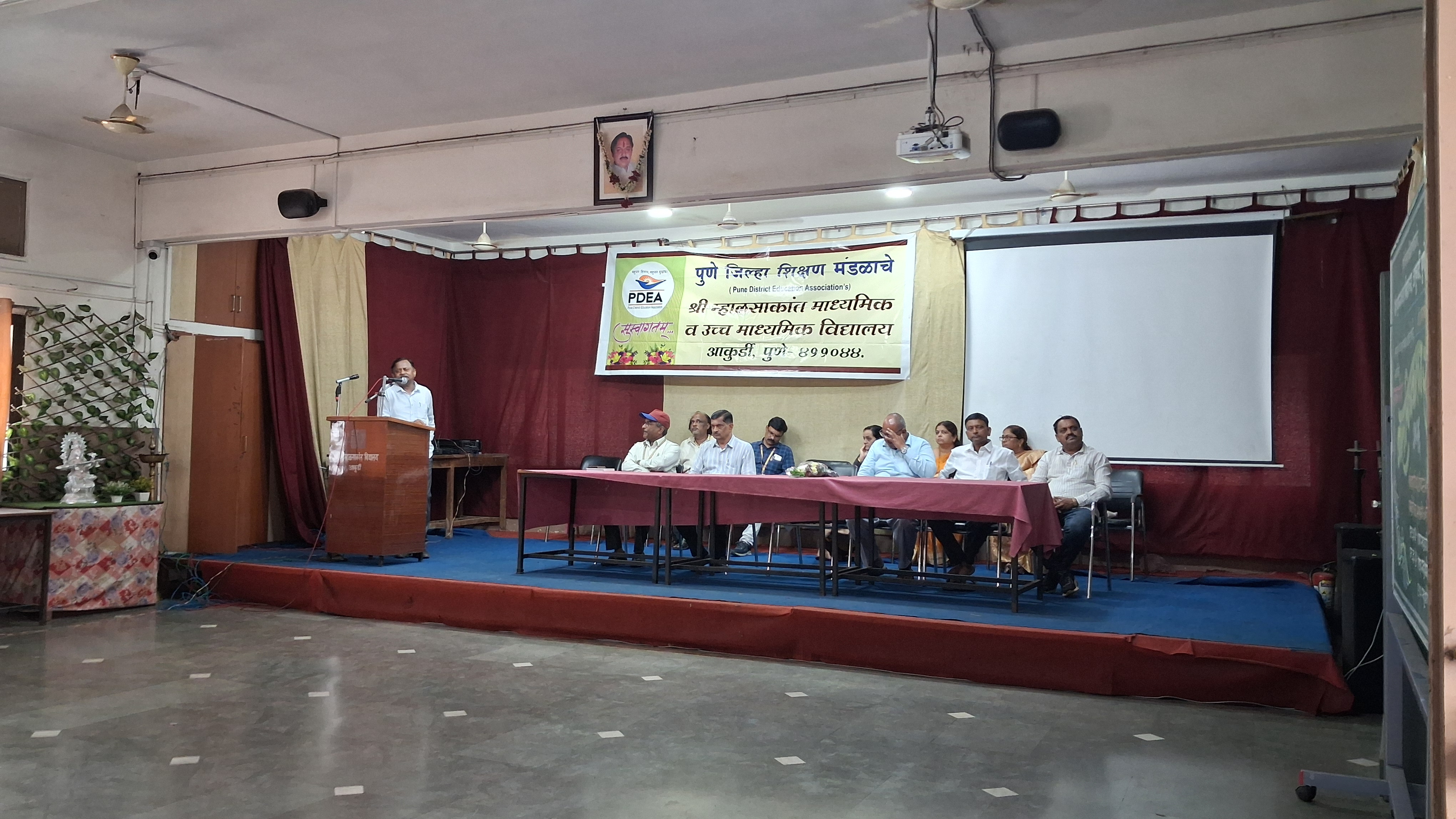 शिक्षकांनी मांडल्या व्यथा .लवकरच समस्या सोडविणार-आमदार जयंत आसगावकर